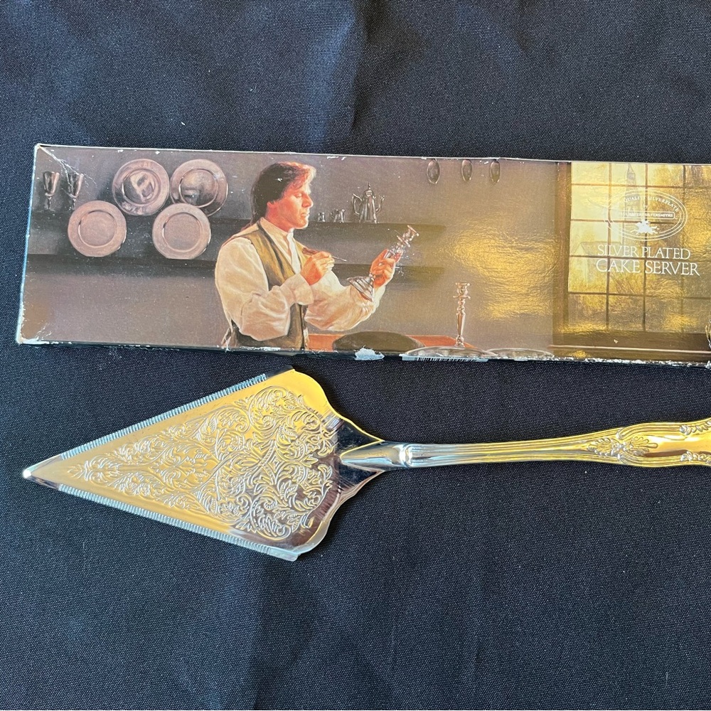 Vintage 1987 Godinger SilverPlated Cake/Pie Server - New/Unused - Box shows wear